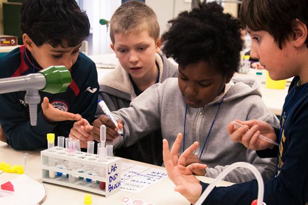 Bambine e bambini. Un giorno all'Università